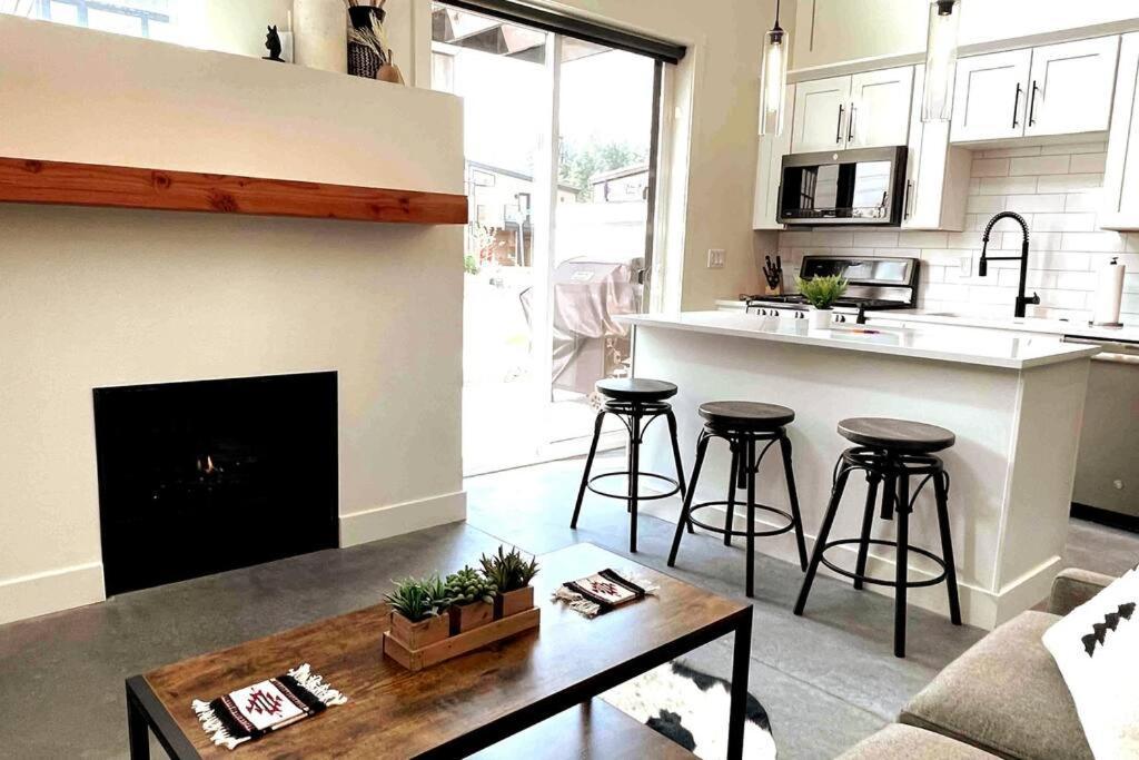 Brand New Upscale Home- Best Location! وايتفيش، مونتانا المظهر الخارجي الصورة