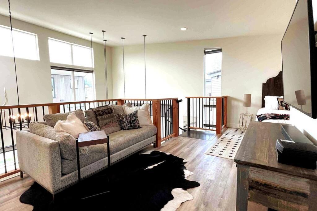 Brand New Upscale Home- Best Location! وايتفيش، مونتانا المظهر الخارجي الصورة